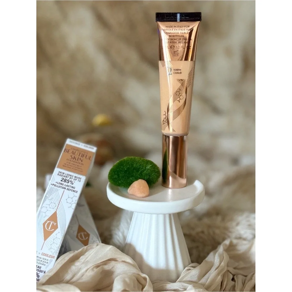 NIB Charlotte Tilbury Dewy Skin Tint – Shade Neutral 2